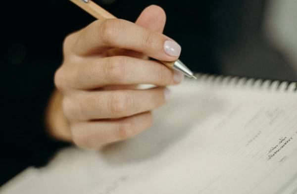 The Role of a Criminal Defence Lawyer: What Clients Should Expect